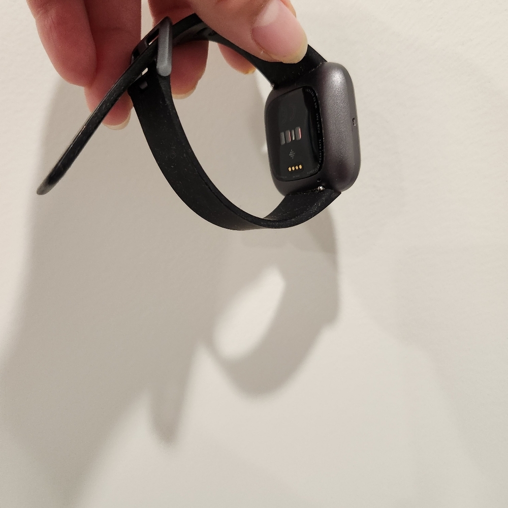 Fit bit watch ⌚️ - Picture 2 of 2